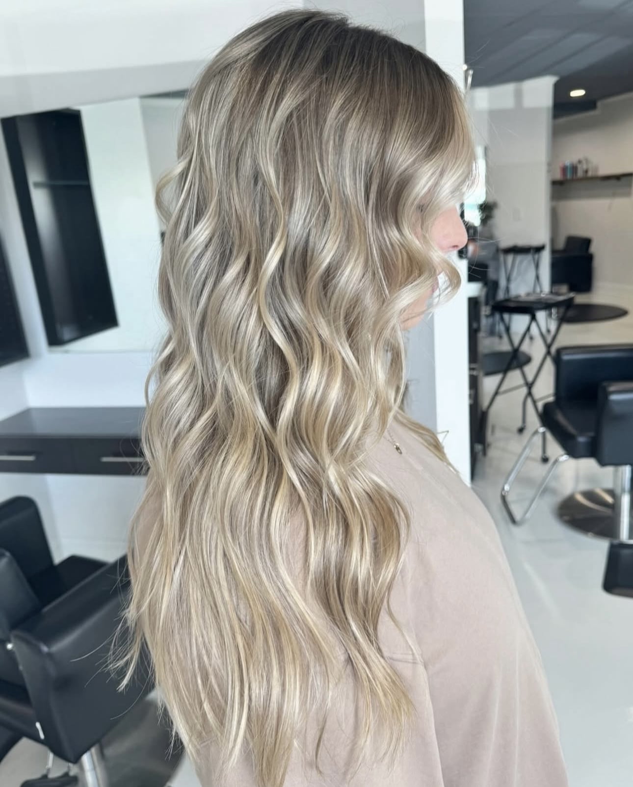 Roots Salon 
